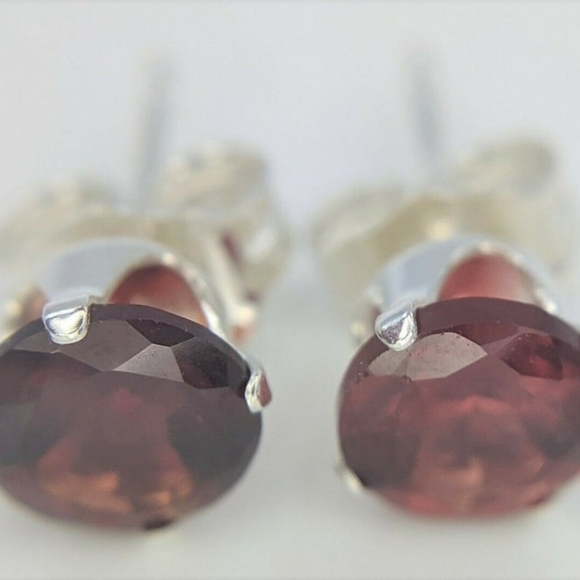 Red Garnet 5mm Silver Stud Earrings - Picture 3 of 9